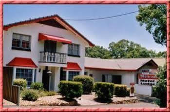 Whiteoaks Motel & Lodges Туумба Екстериор снимка